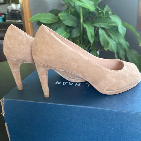 COLE HAAN Drado Platform Peep Toe Pump Light Whiskey Suede Women’s Size 9 - Picture 7 of 11